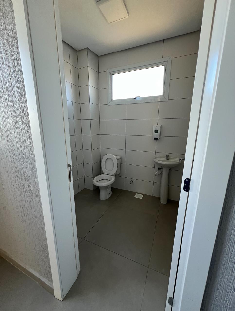 Imóvel comercial amplo, moderno e versátil - Foto 2