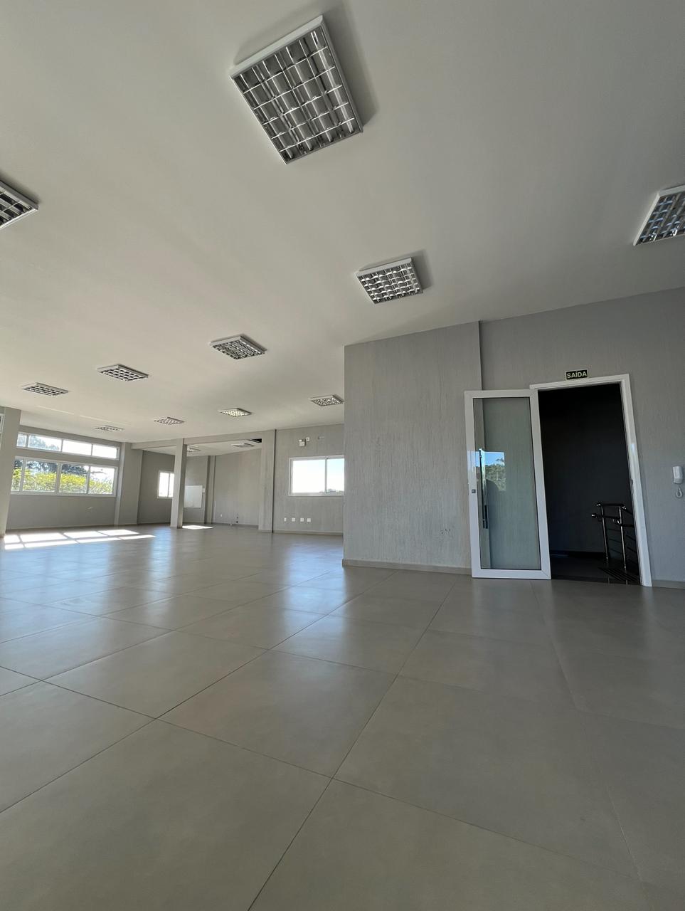 Imóvel comercial amplo, moderno e versátil - Foto 5