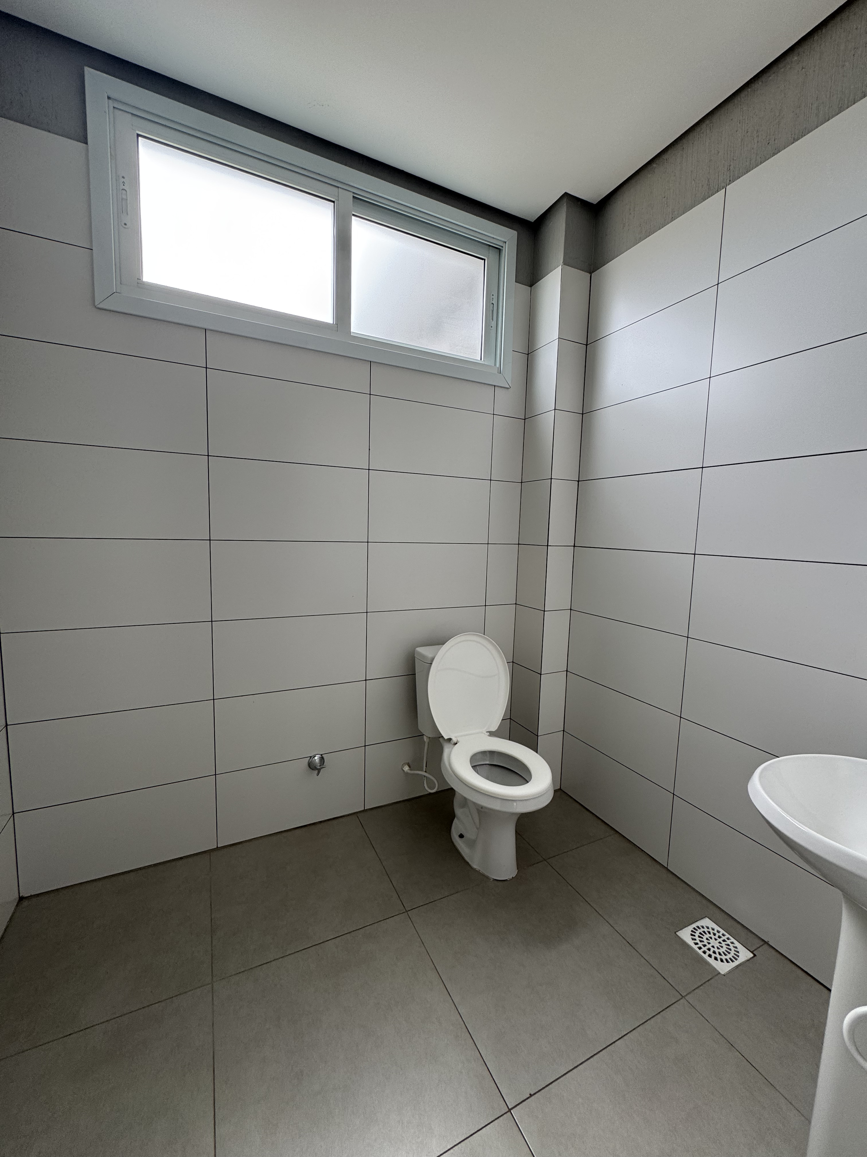 Imóvel comercial amplo, moderno e versátil - Foto 8