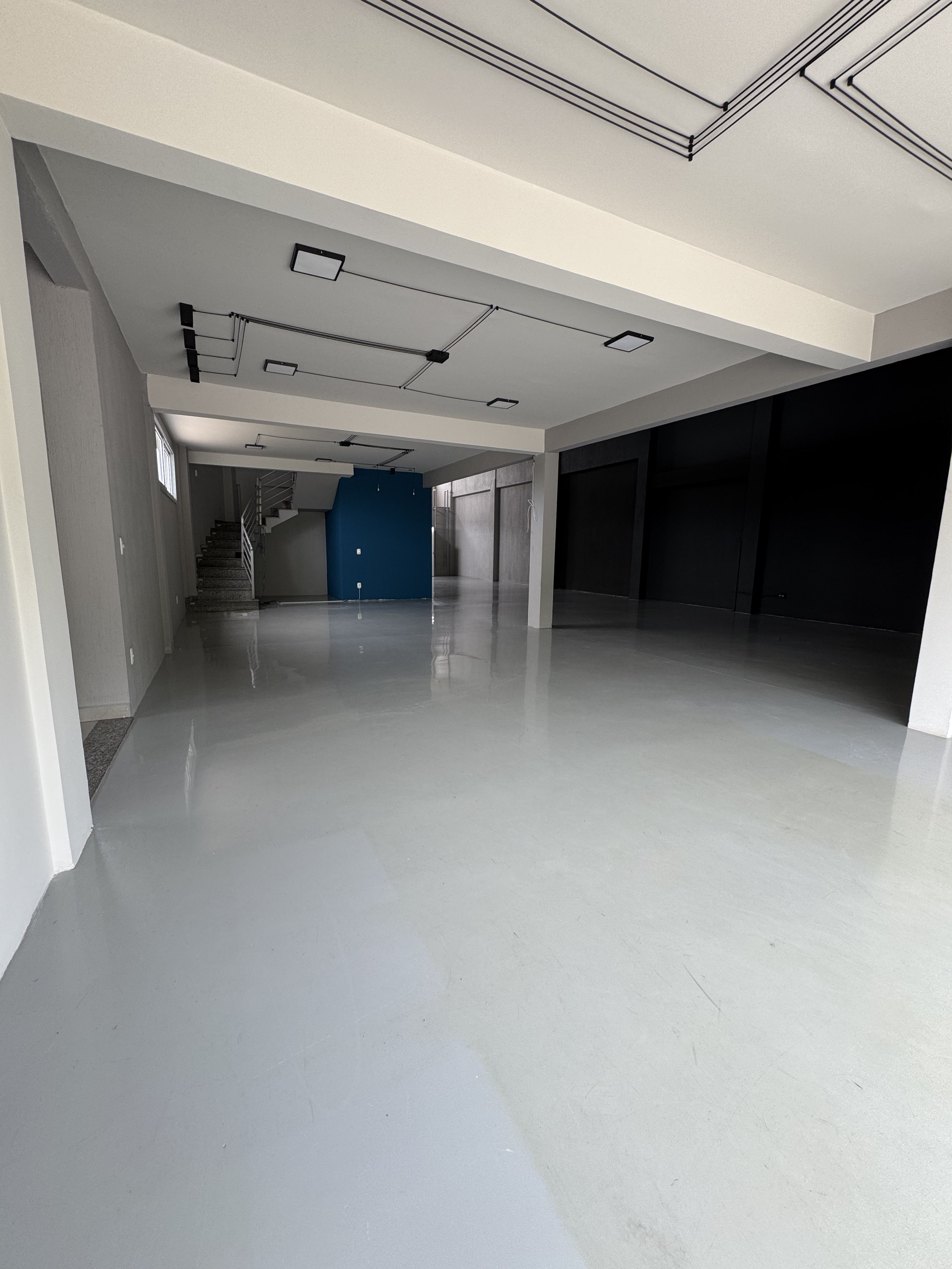 Imóvel comercial amplo, moderno e versátil - Foto 2