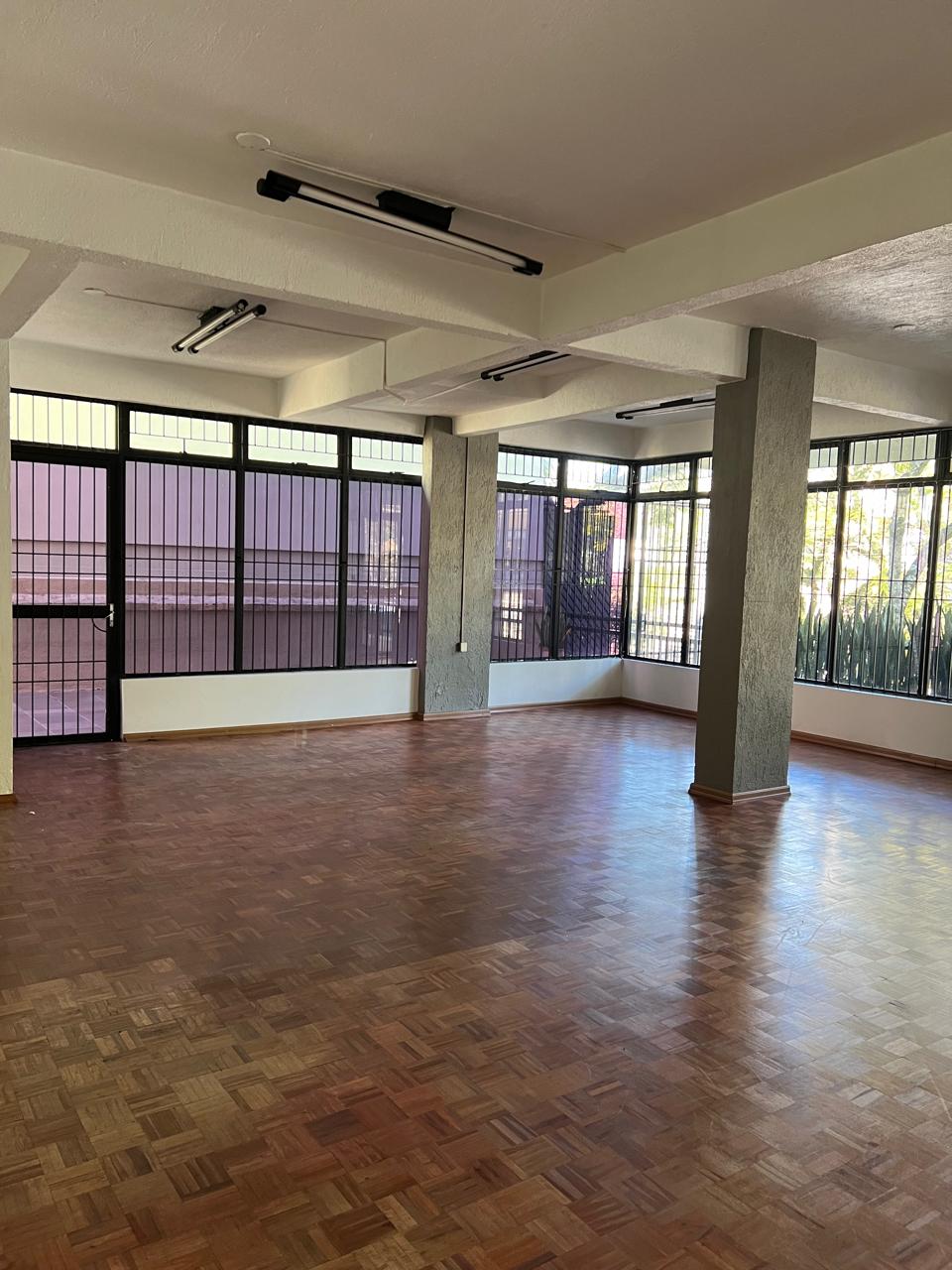 Loja Comercial de Esquina no Centro – Alta Visibilidade - Foto 4