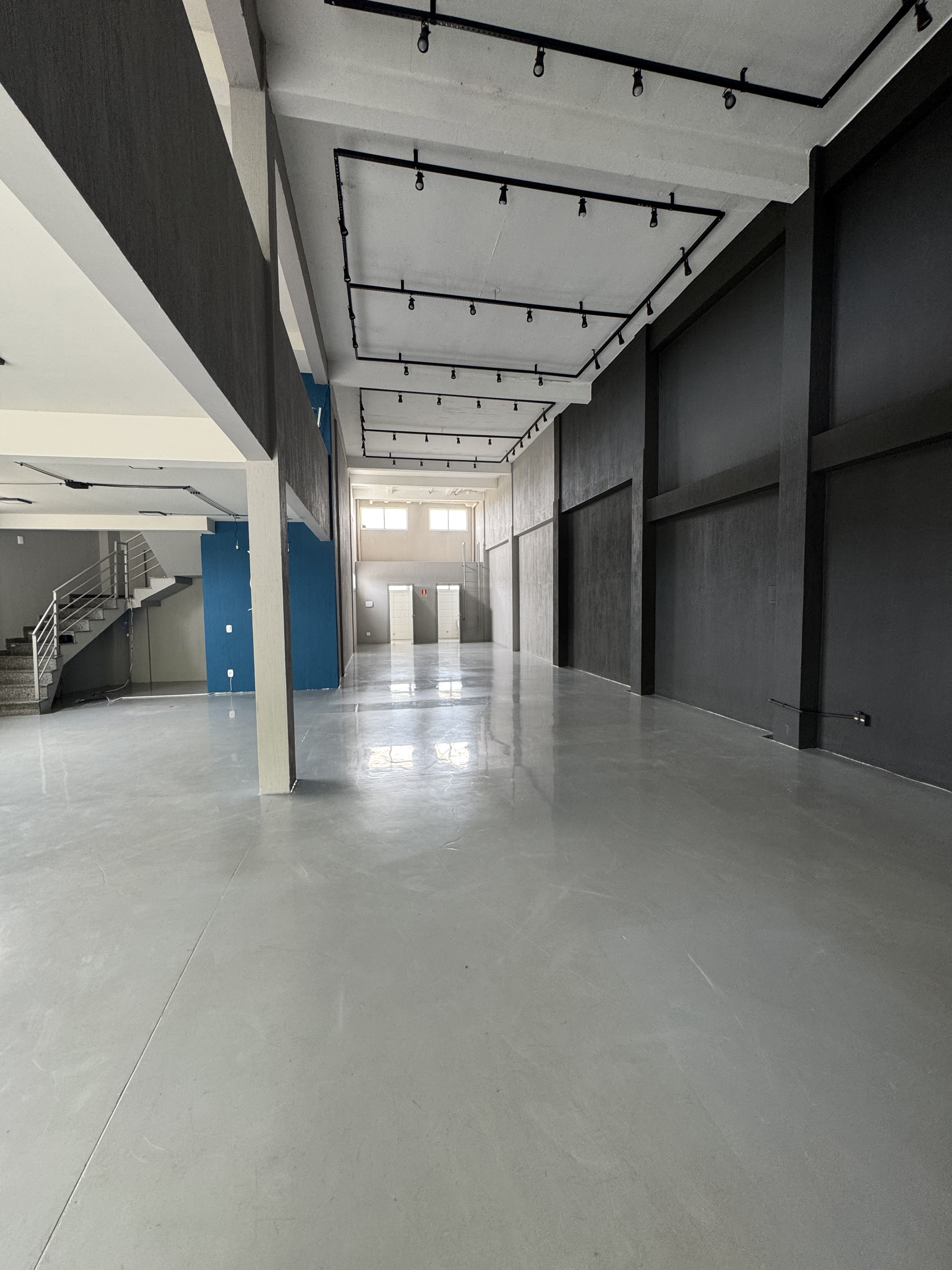 Imóvel comercial amplo, moderno e versátil - Foto 6
