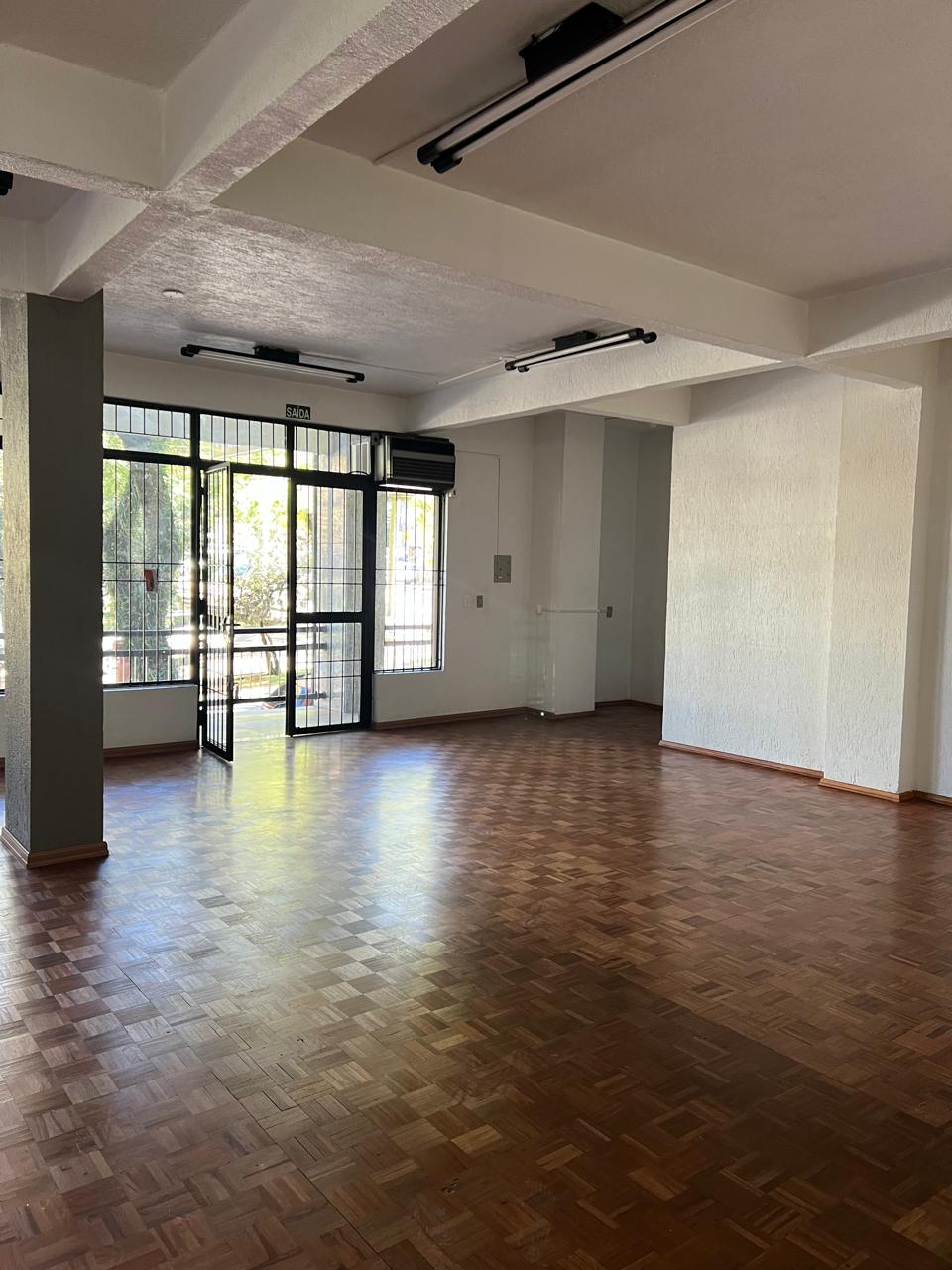 Loja Comercial de Esquina no Centro – Alta Visibilidade - Foto 2