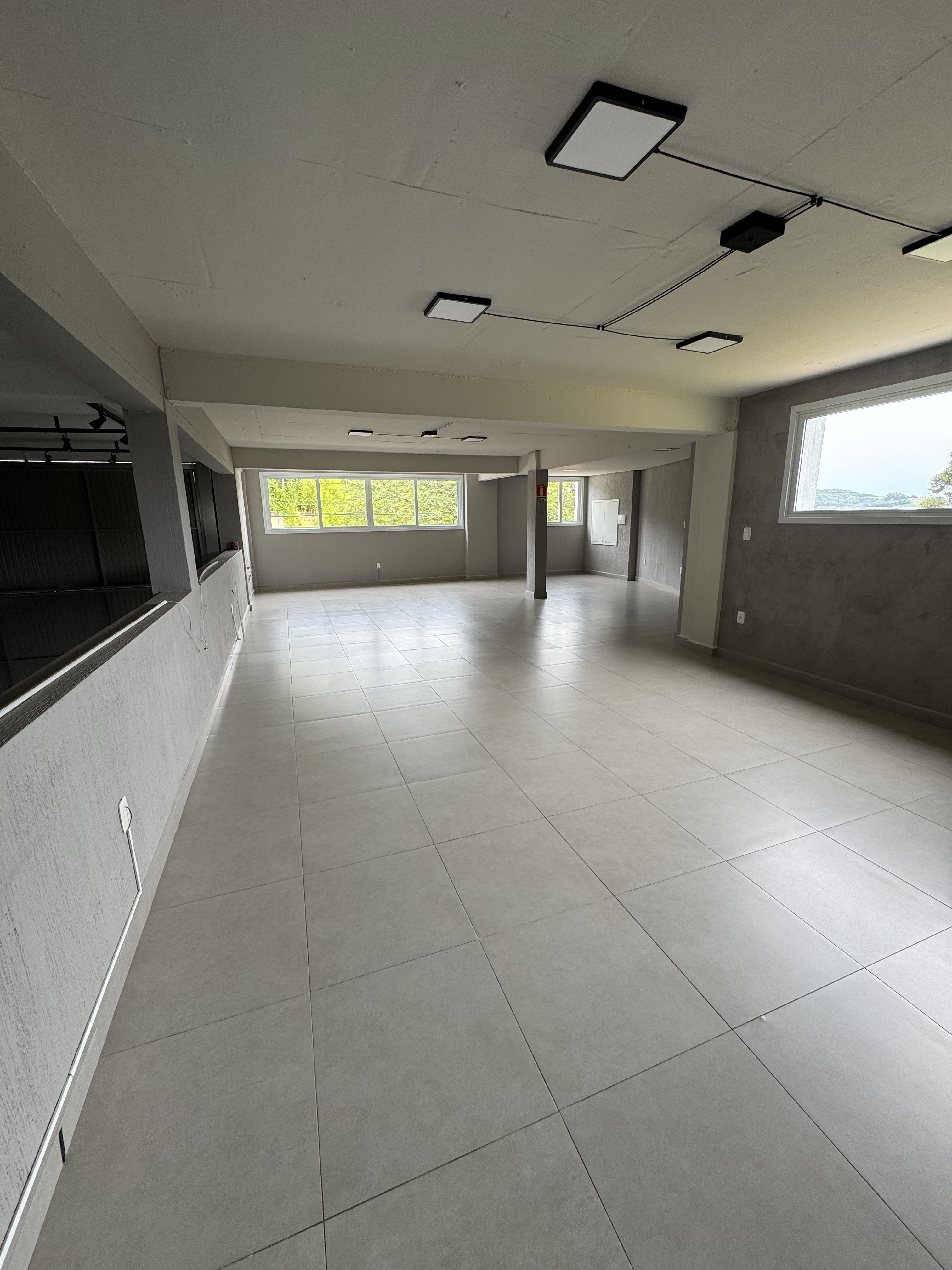 Imóvel comercial amplo, moderno e versátil - Foto 1