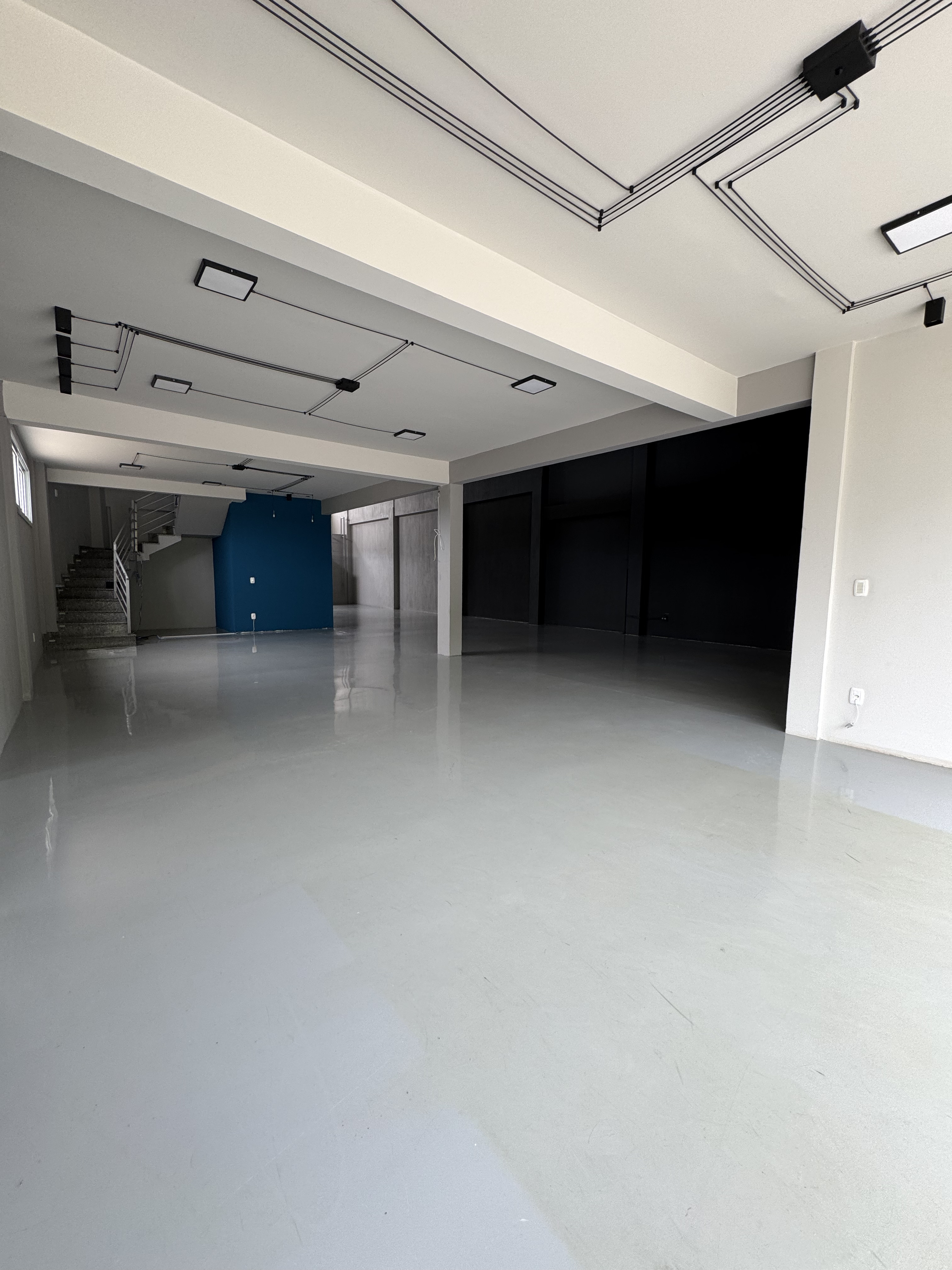 Imóvel comercial amplo, moderno e versátil - Foto 3