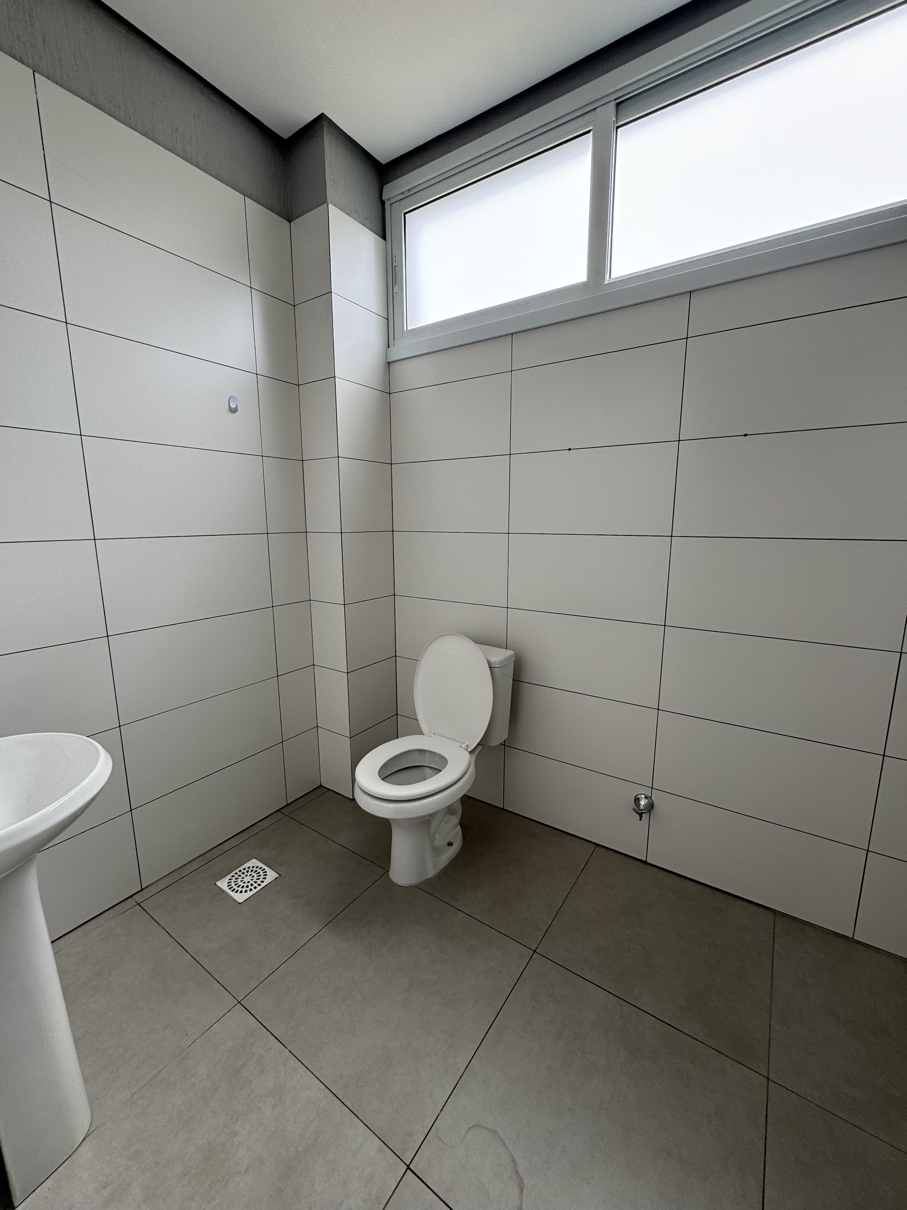 Imóvel comercial amplo, moderno e versátil - Foto 7